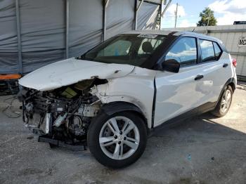  Salvage Nissan Kicks