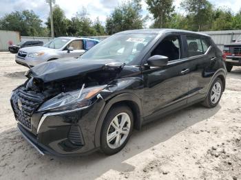  Salvage Nissan Kicks