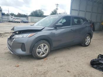  Salvage Nissan Kicks