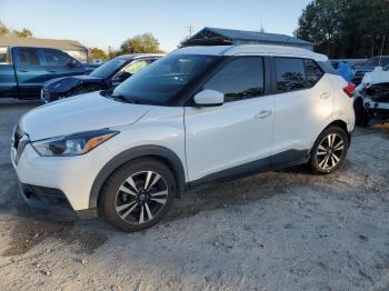  Salvage Nissan Kicks