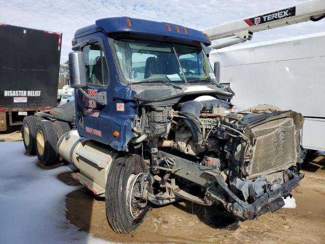  Salvage Freightliner Cascadia 1