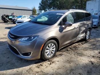  Salvage Chrysler Pacifica