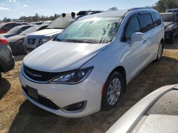  Salvage Chrysler Pacifica