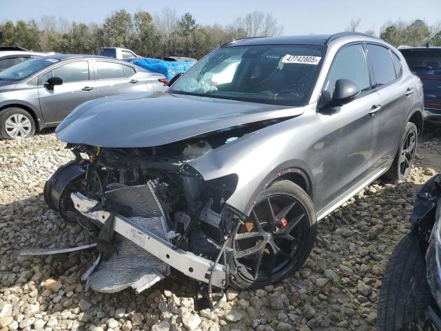  Salvage Alfa Romeo Stelvio