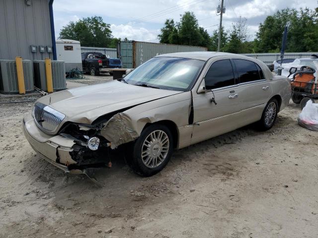  Salvage Lincoln Towncar