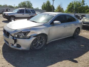  Salvage Nissan Maxima