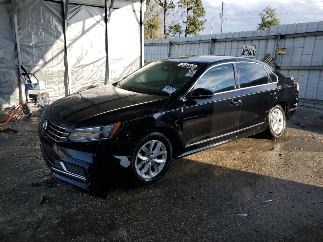 Volkswagen Passat S Image 1