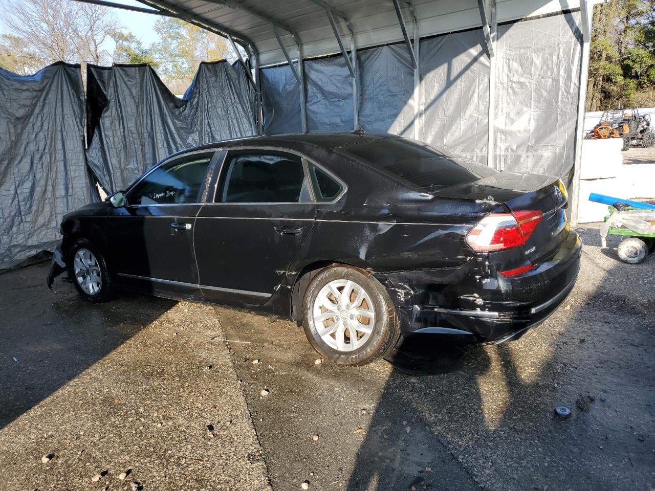 Volkswagen Passat S Image 3