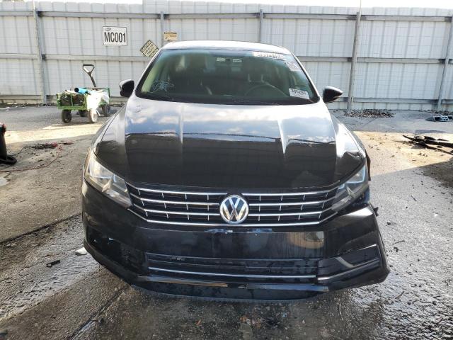 Volkswagen Passat S Image 8