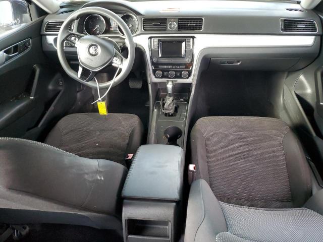 Volkswagen Passat S Image 12