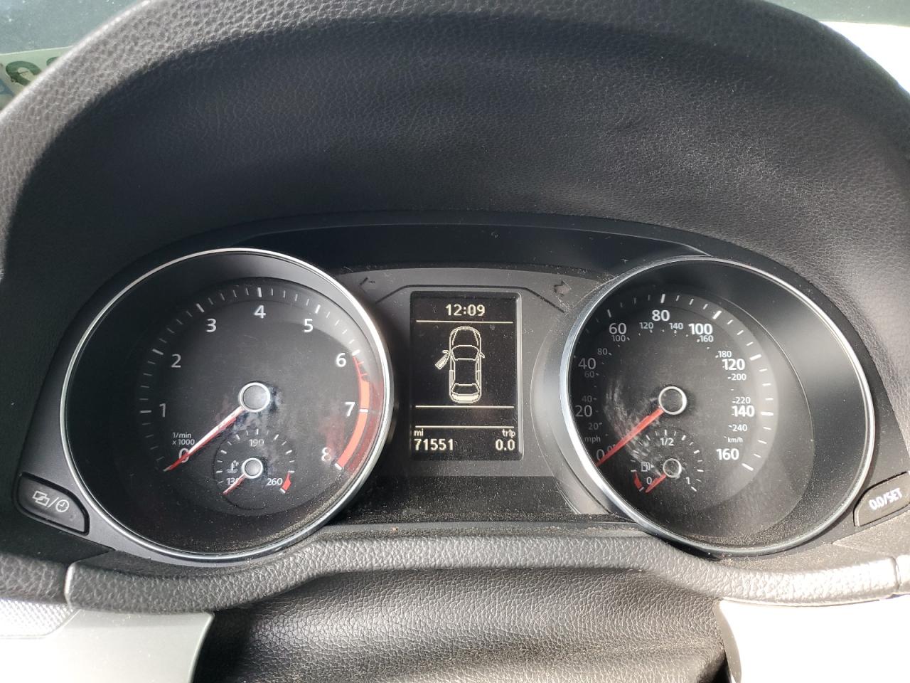 Volkswagen Passat S Image 9