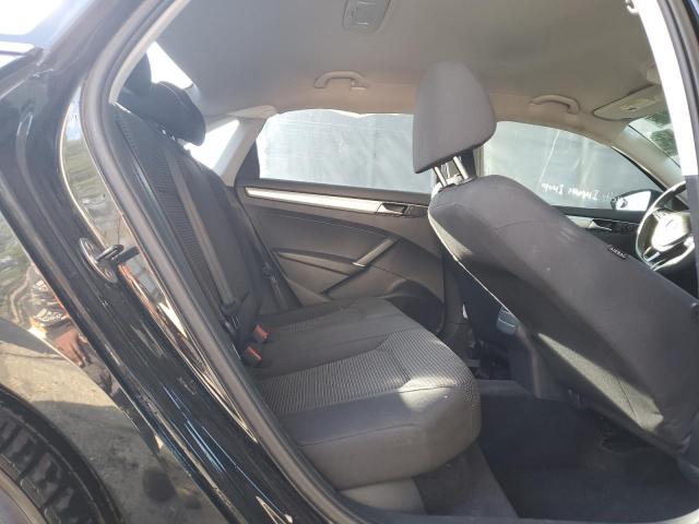 Volkswagen Passat S Image 2