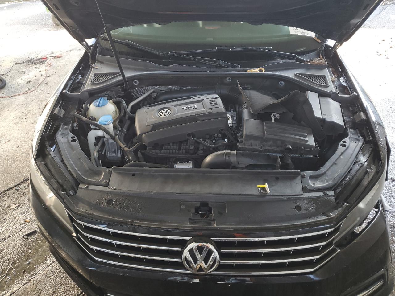 Volkswagen Passat S Image 4