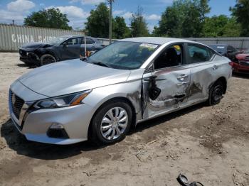  Salvage Nissan Altima