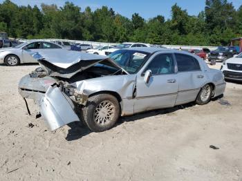  Salvage Lincoln Towncar