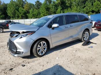  Salvage Toyota Sienna