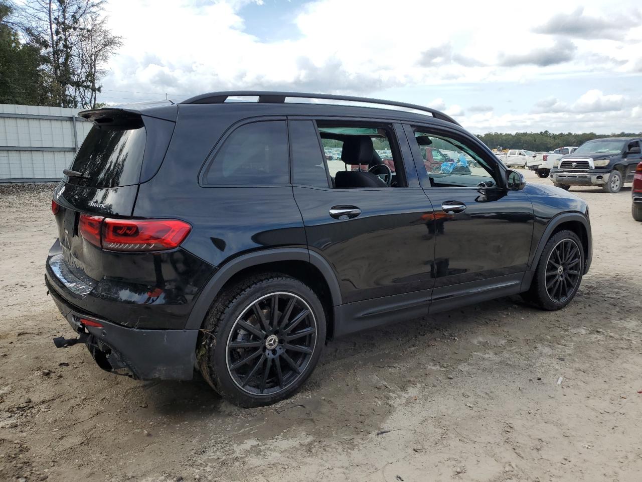 Mercedes-Benz GLB 250 4matic Image 2