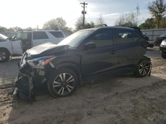  Salvage Nissan Kicks