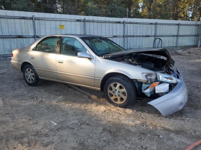 Toyota Camry Le Image 11