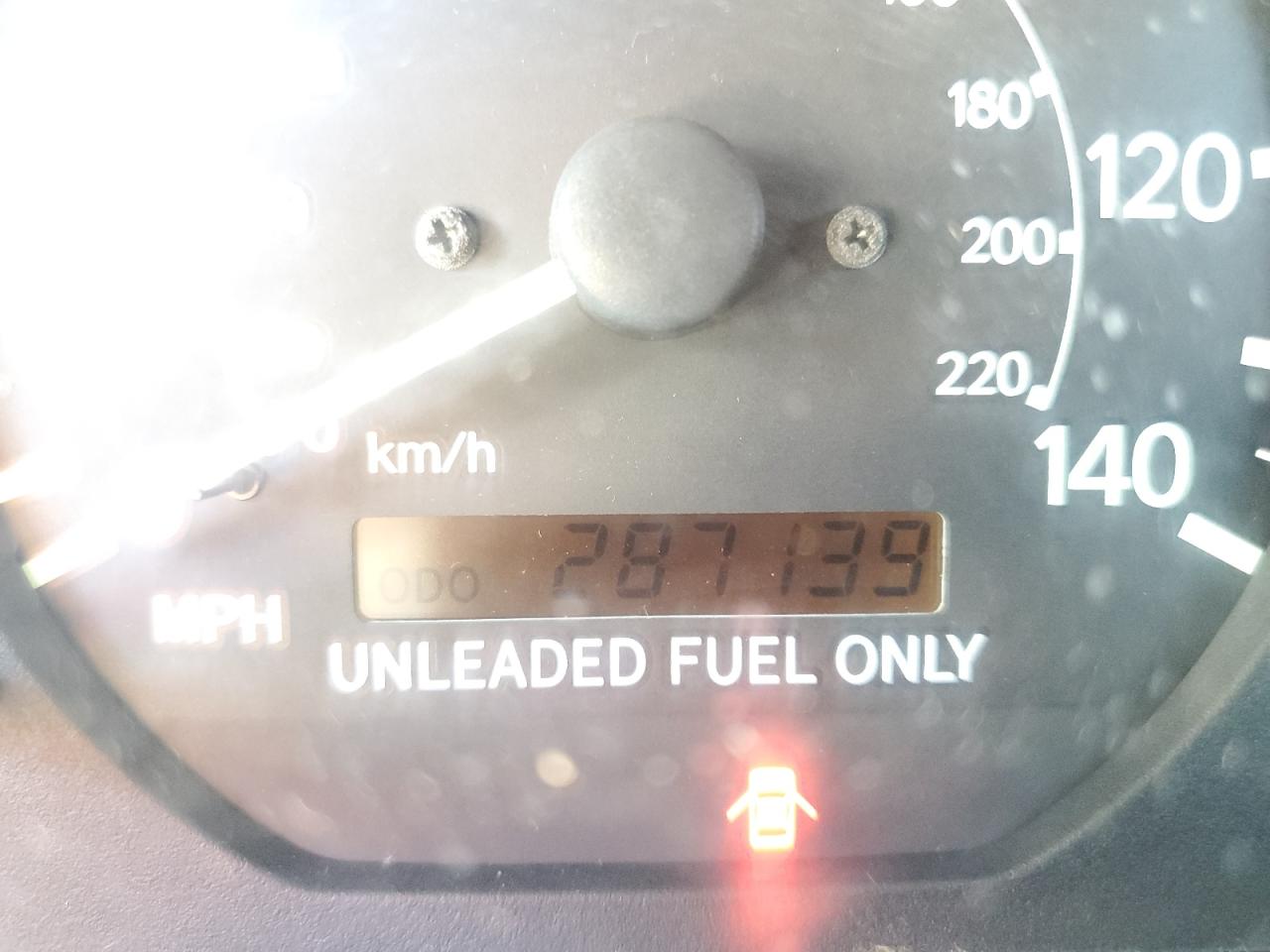 Toyota Camry Le Image 10