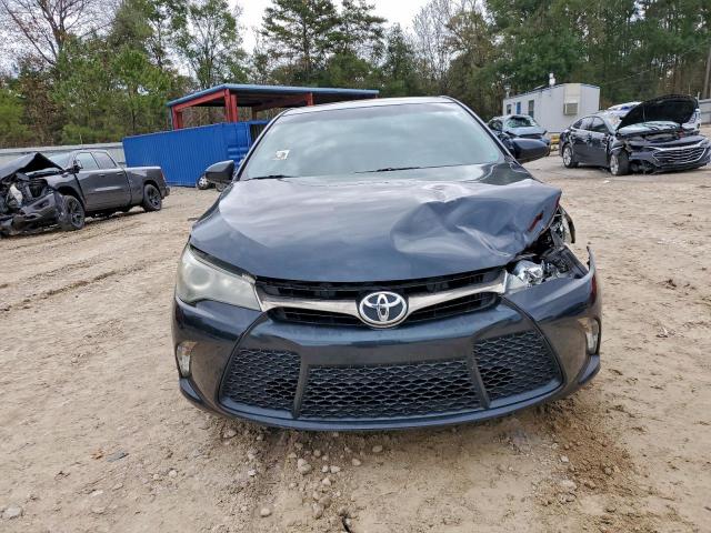 Toyota Camry Le Image 10