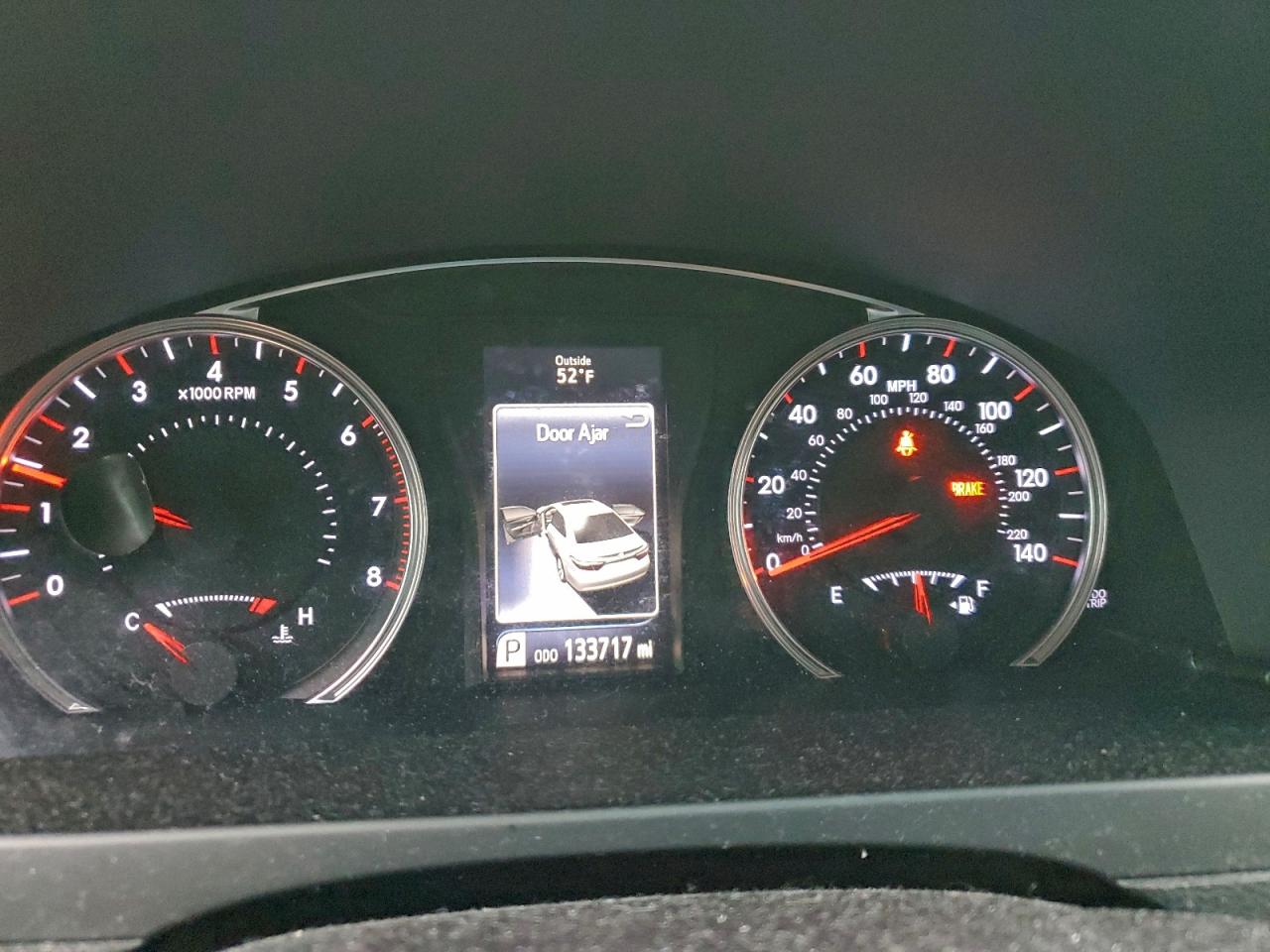 Toyota Camry Le Image 3