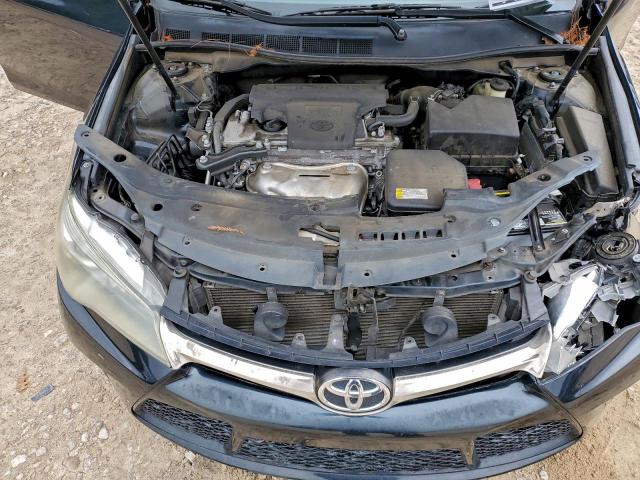 Toyota Camry Le Image 9