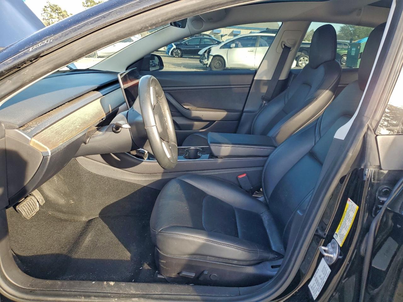 Tesla Model 3 Image 10