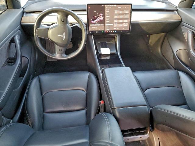 Tesla Model 3 Image 4