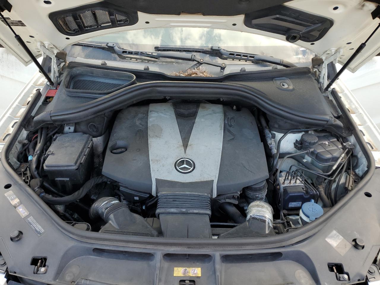 Mercedes-Benz M-Class 350 Bluetec Image 5