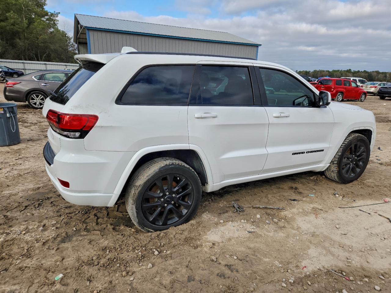 Jeep Grand Cherokee Laredo Image 3