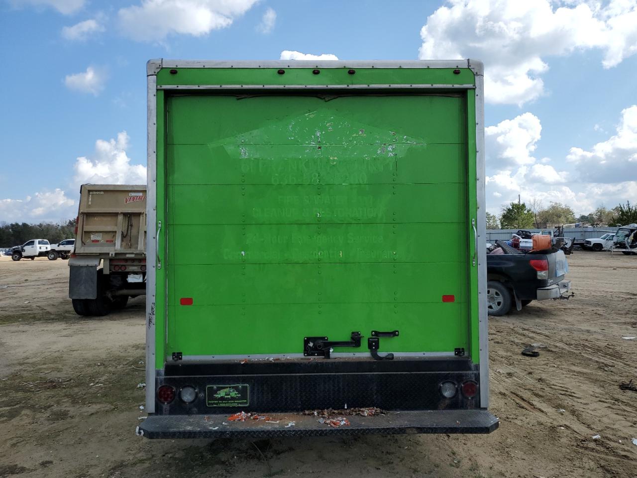 GMC Savana Cutaway G3500 Image 6