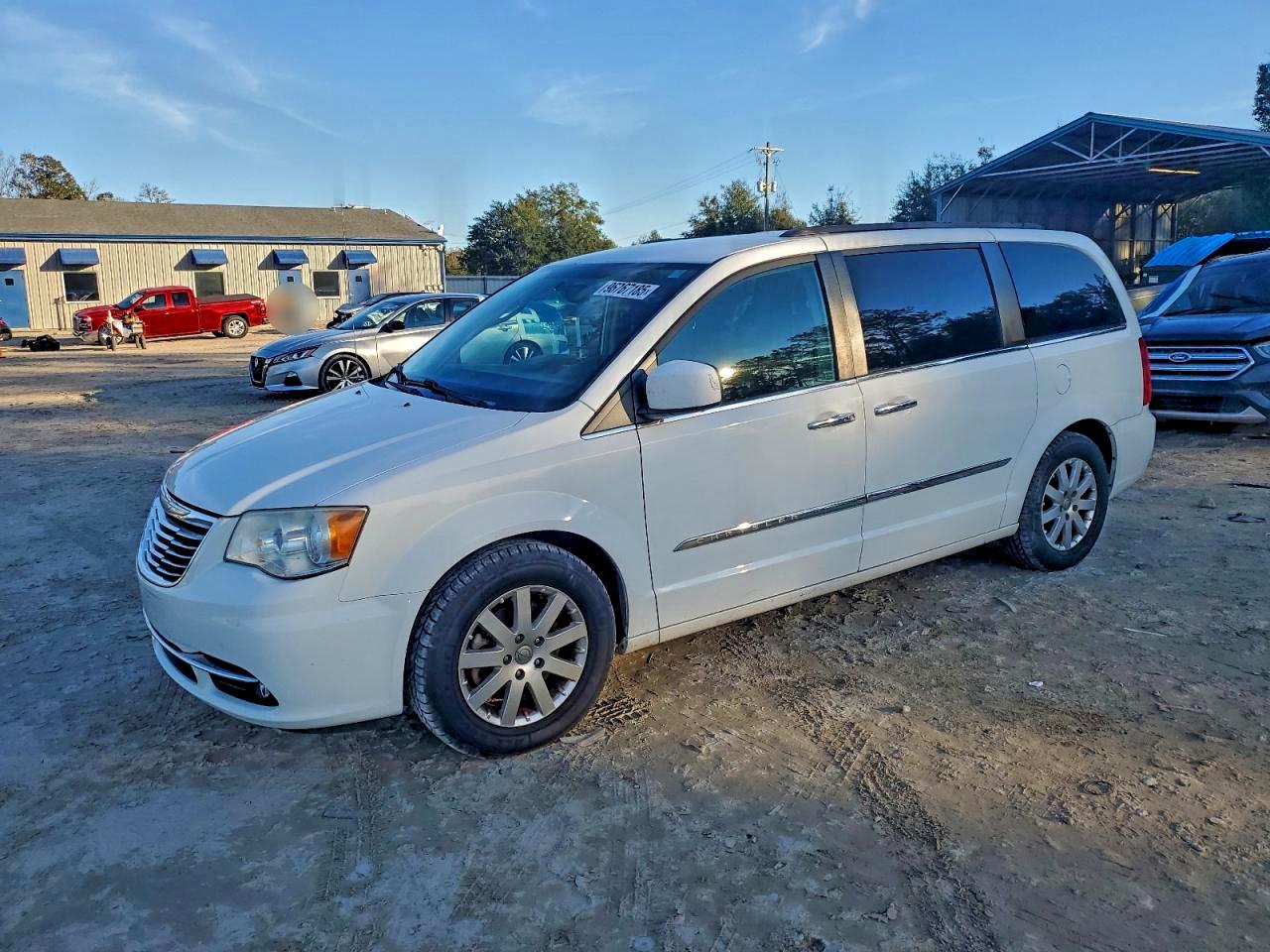 Chrysler Minivan Touring Image 1