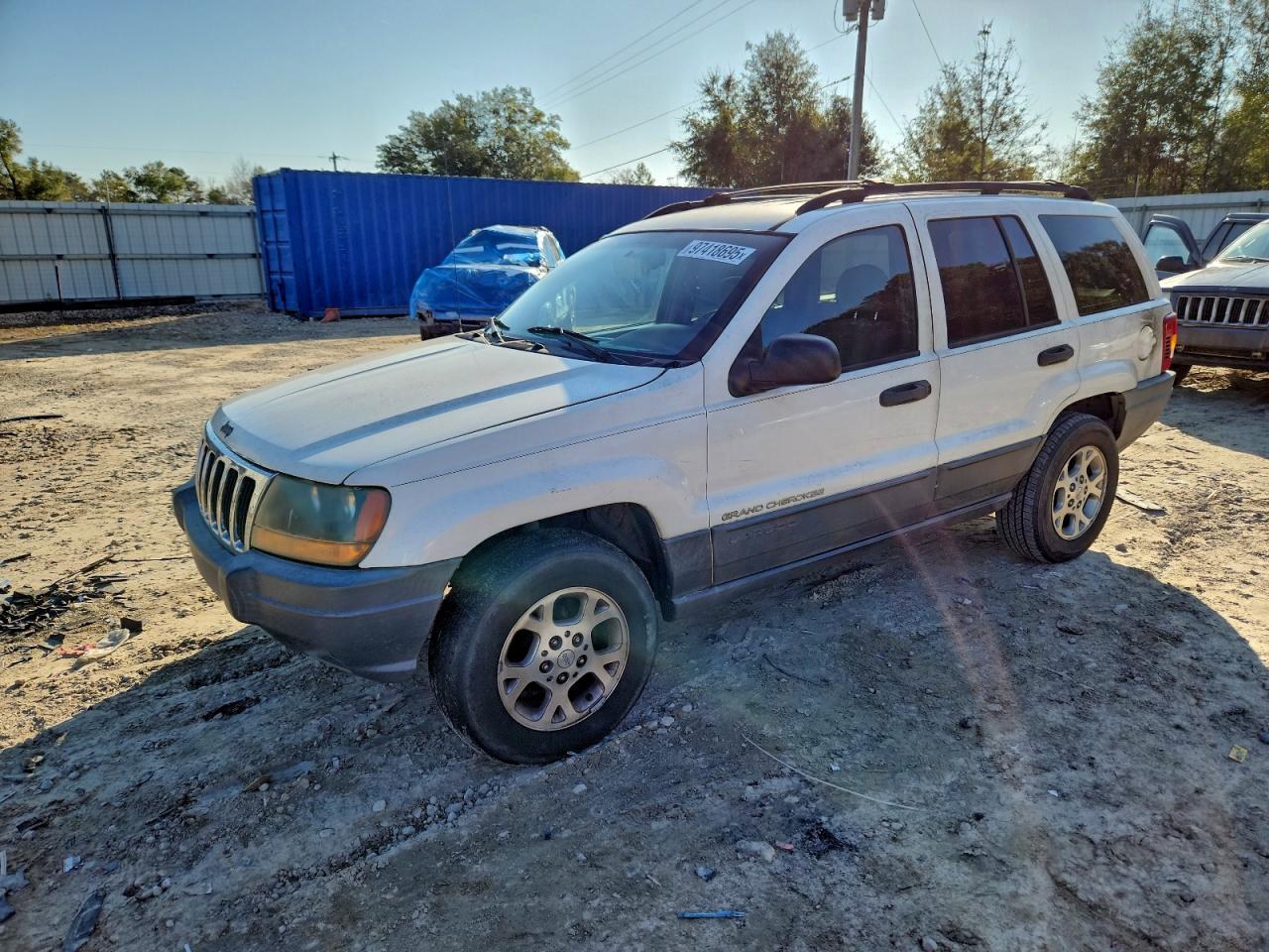 Jeep Grand Cherokee Laredo Image 1