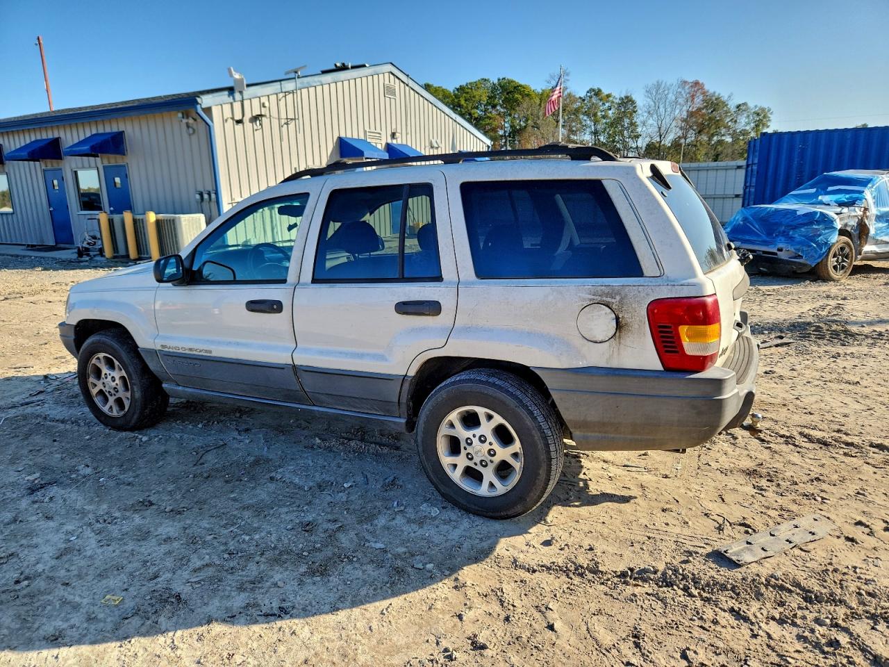 Jeep Grand Cherokee Laredo Image 11