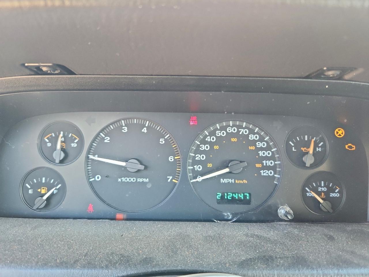 Jeep Grand Cherokee Laredo Image 3