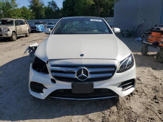 Mercedes-Benz E-Class 300 4matic Image 9