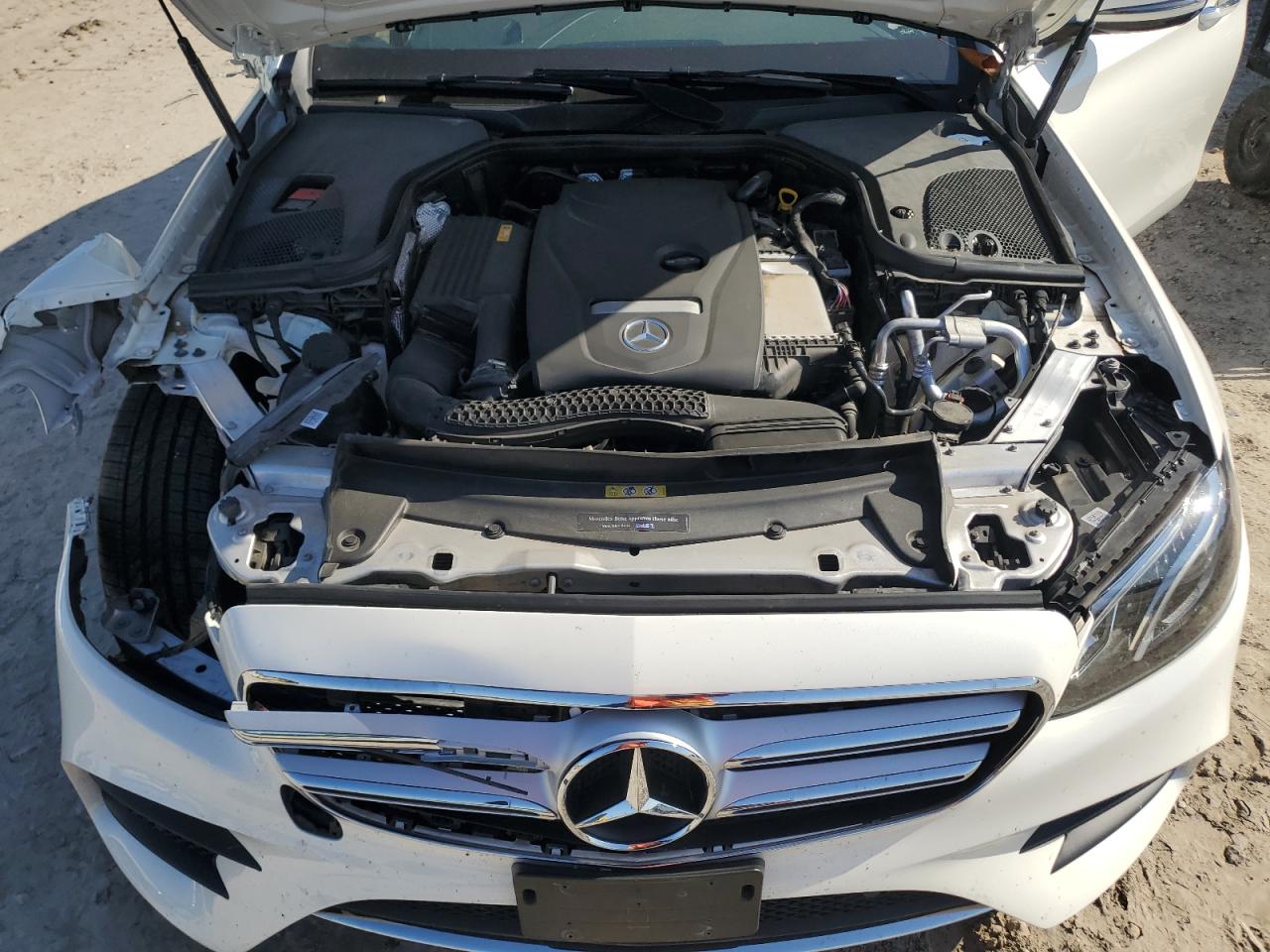 Mercedes-Benz E-Class 300 4matic Image 11