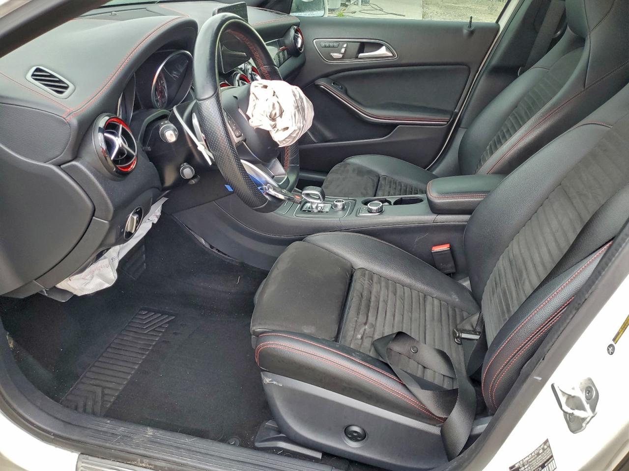 Mercedes-Benz GLA 45 Amg Image 12