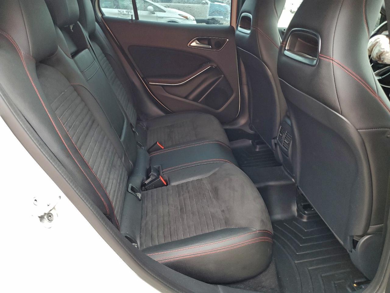 Mercedes-Benz GLA 45 Amg Image 4