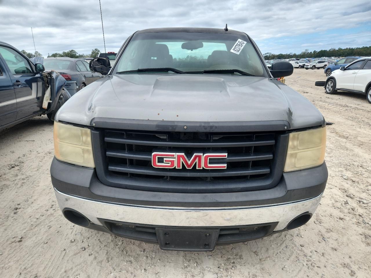GMC Sierra C1500 Image 8
