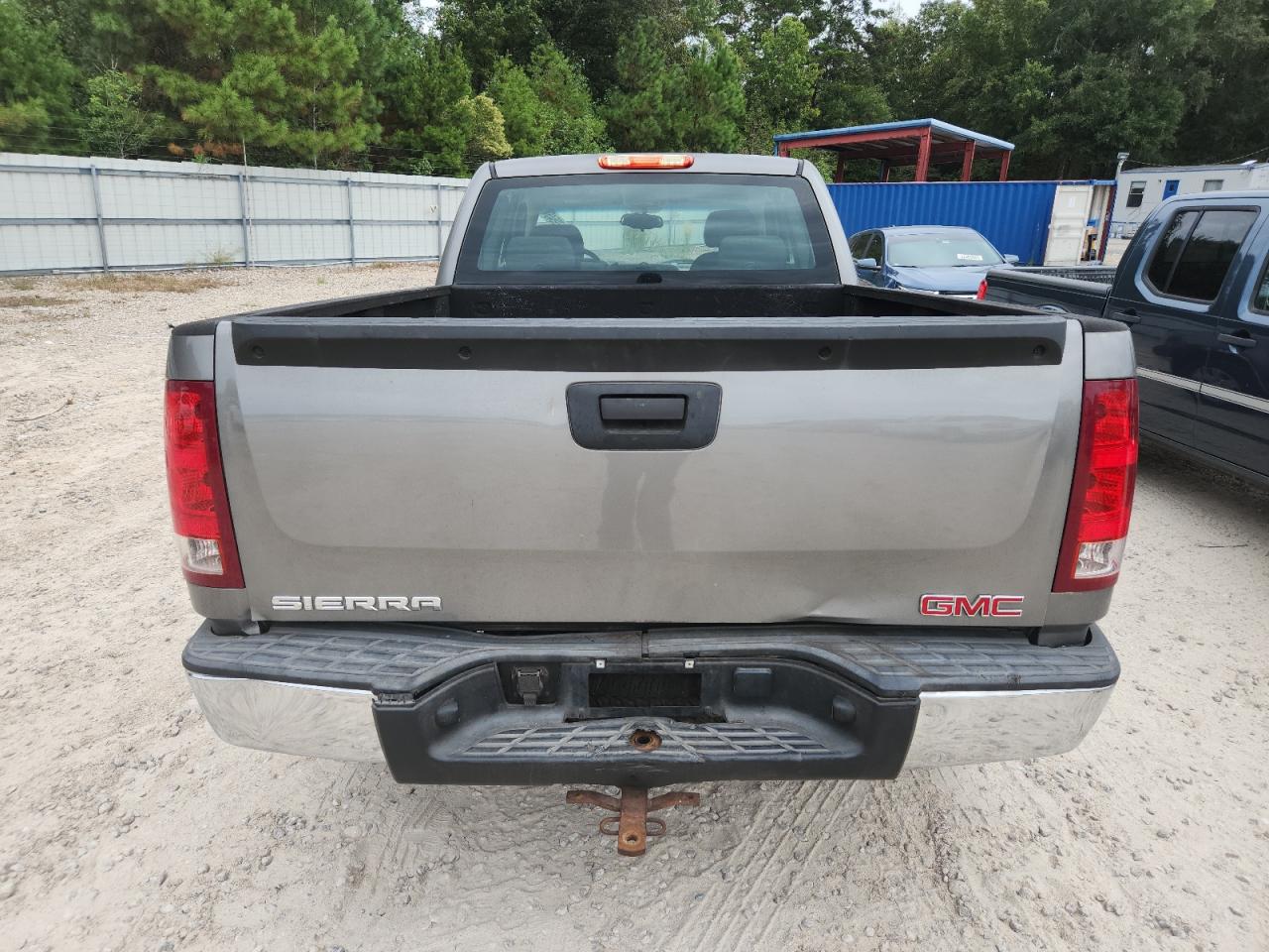 GMC Sierra C1500 Image 2