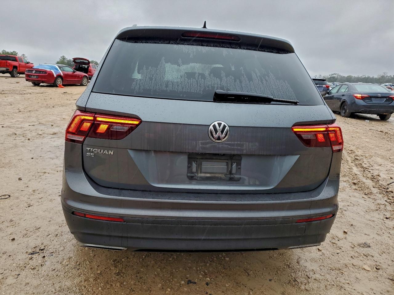 Volkswagen Tiguan Se Image 8