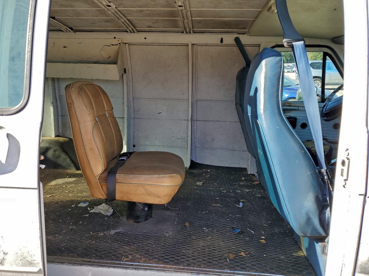 Chevrolet G10 Image 11