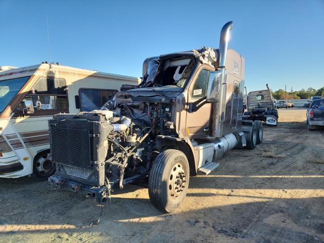 Peterbilt 579 Image 2