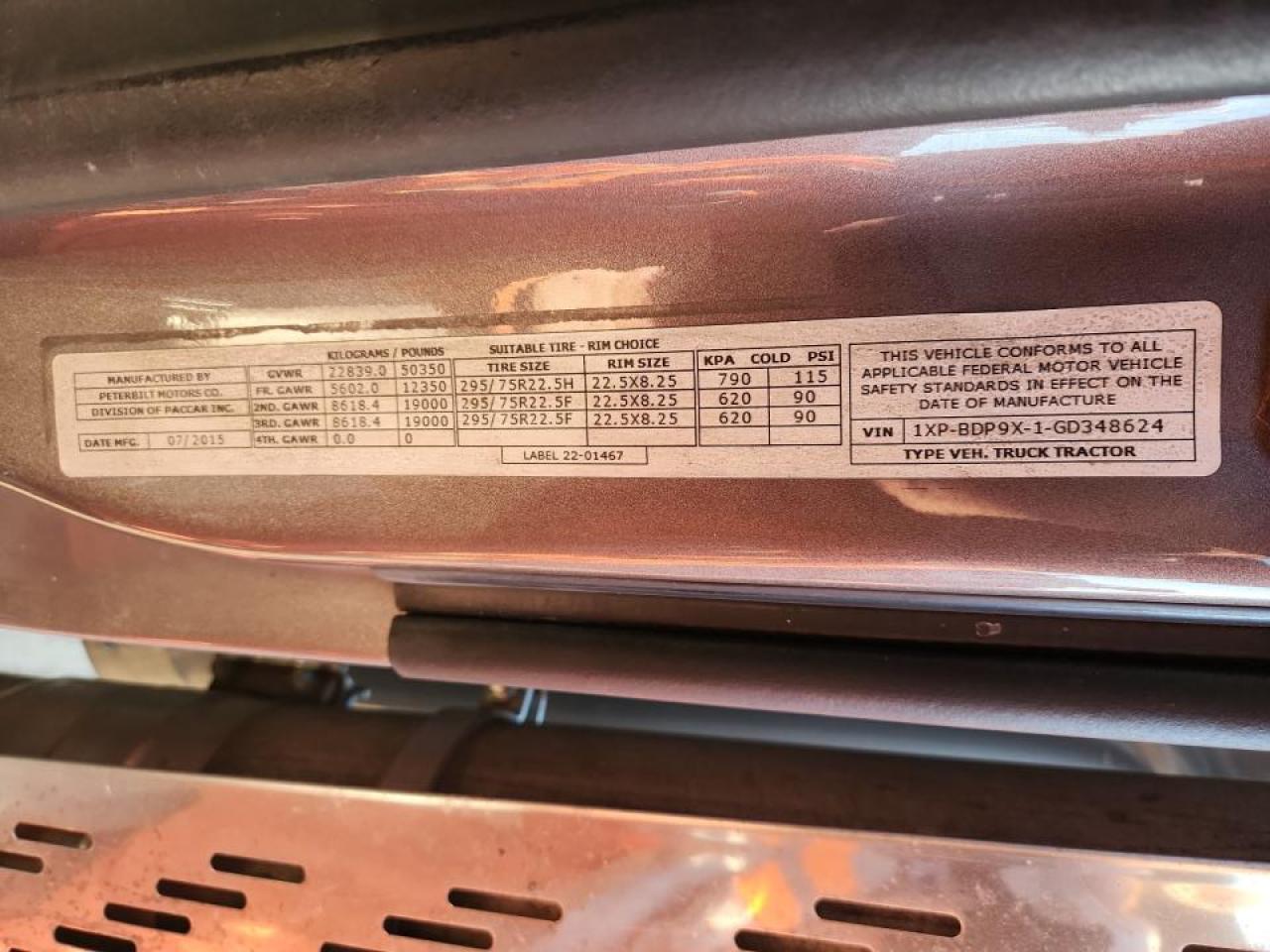 Peterbilt 579 Image 7