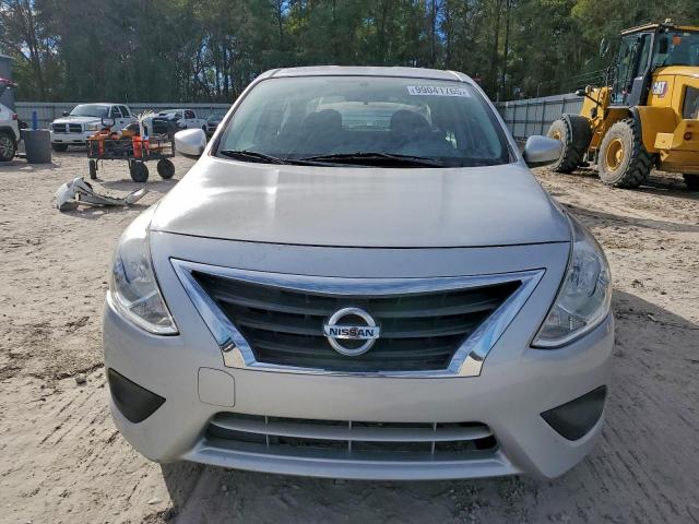 Nissan Versa S Image 7