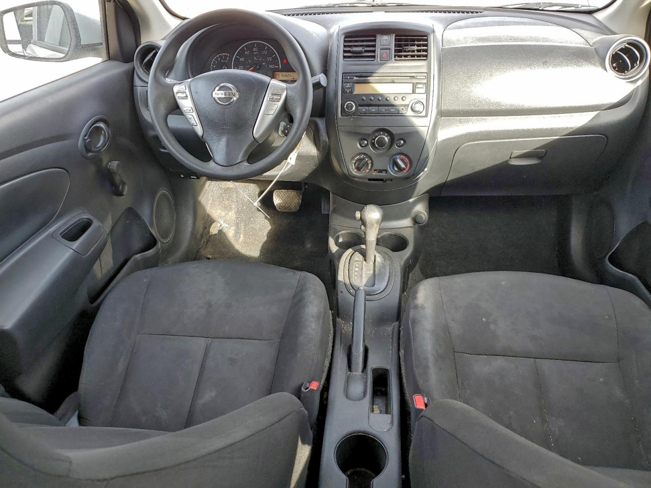 Nissan Versa S Image 8