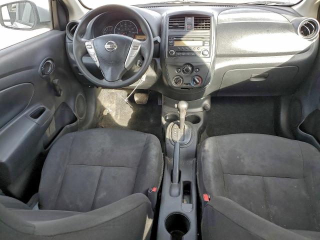 Nissan Versa S Image 8