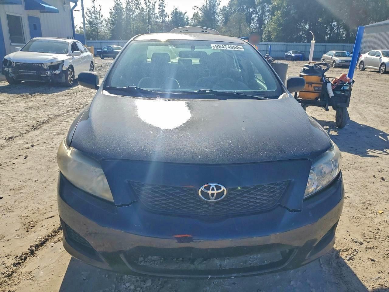 Toyota Corolla Base Image 5